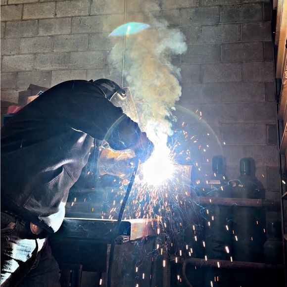 Meet your Posher, Kenny - Picture 2 of 4